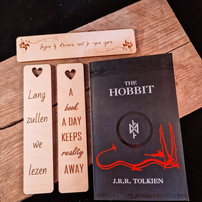 Houten bladwijzers met inspirerende quotes