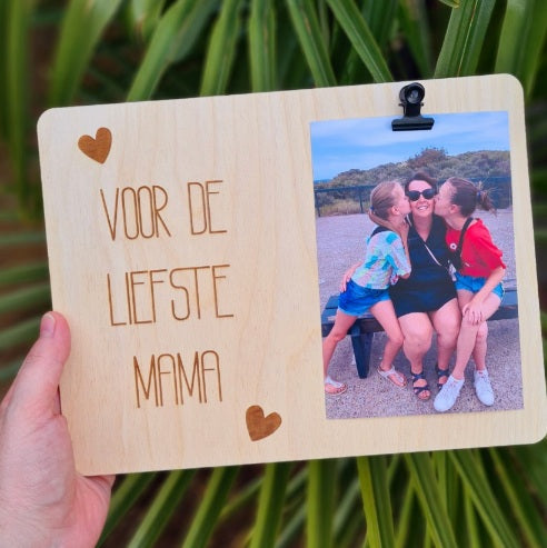 Houten bord met fotoclip "Liefste mama"