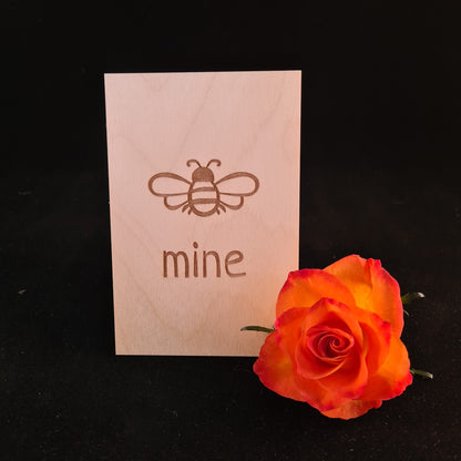 Houten wenskaart "Bee mine"