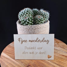 Afbeelding in Gallery-weergave laden, Houten wenskaart &quot;Fijne moederdag&quot;
