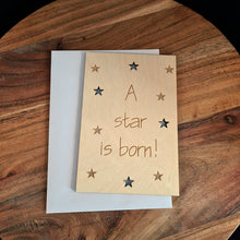 Afbeelding in Gallery-weergave laden, Houten wenskaart &quot;A star is born&quot;
