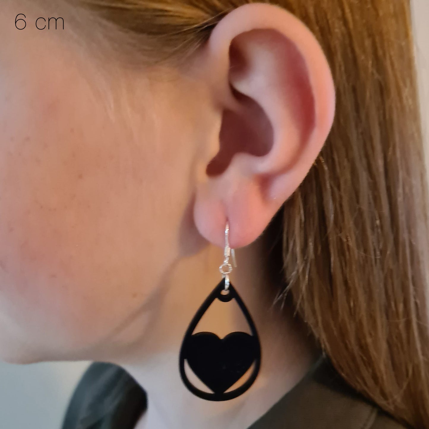 Zwarte druppels met hartje