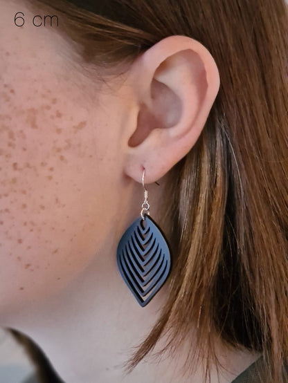 Zwarte abstracte blaadjes