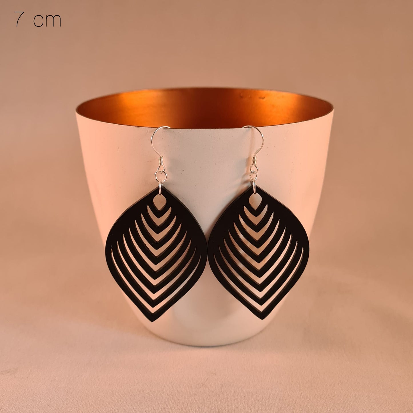 Zwarte abstracte blaadjes