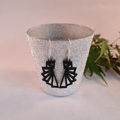 Zwarte geometrische driehoekjes