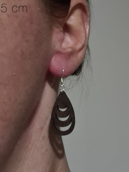 Houten druppels met dikke laagjes